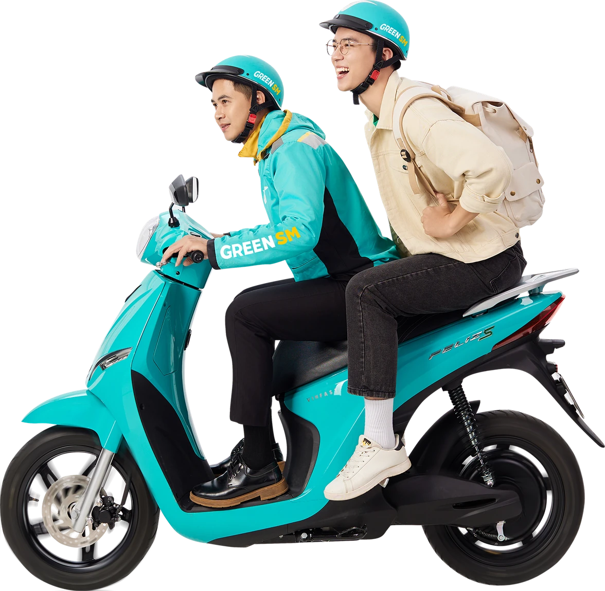 Bác tài Green SM chở khách trên xe máy điện VinFast Feliz S